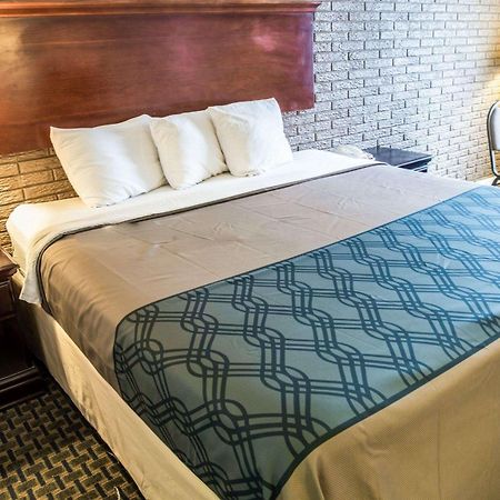 Rodeway Inn & Suites Wilmington North Zewnętrze zdjęcie