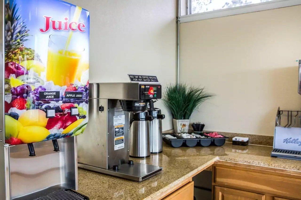 Rodeway Inn & Suites Wilmington North Zewnętrze zdjęcie