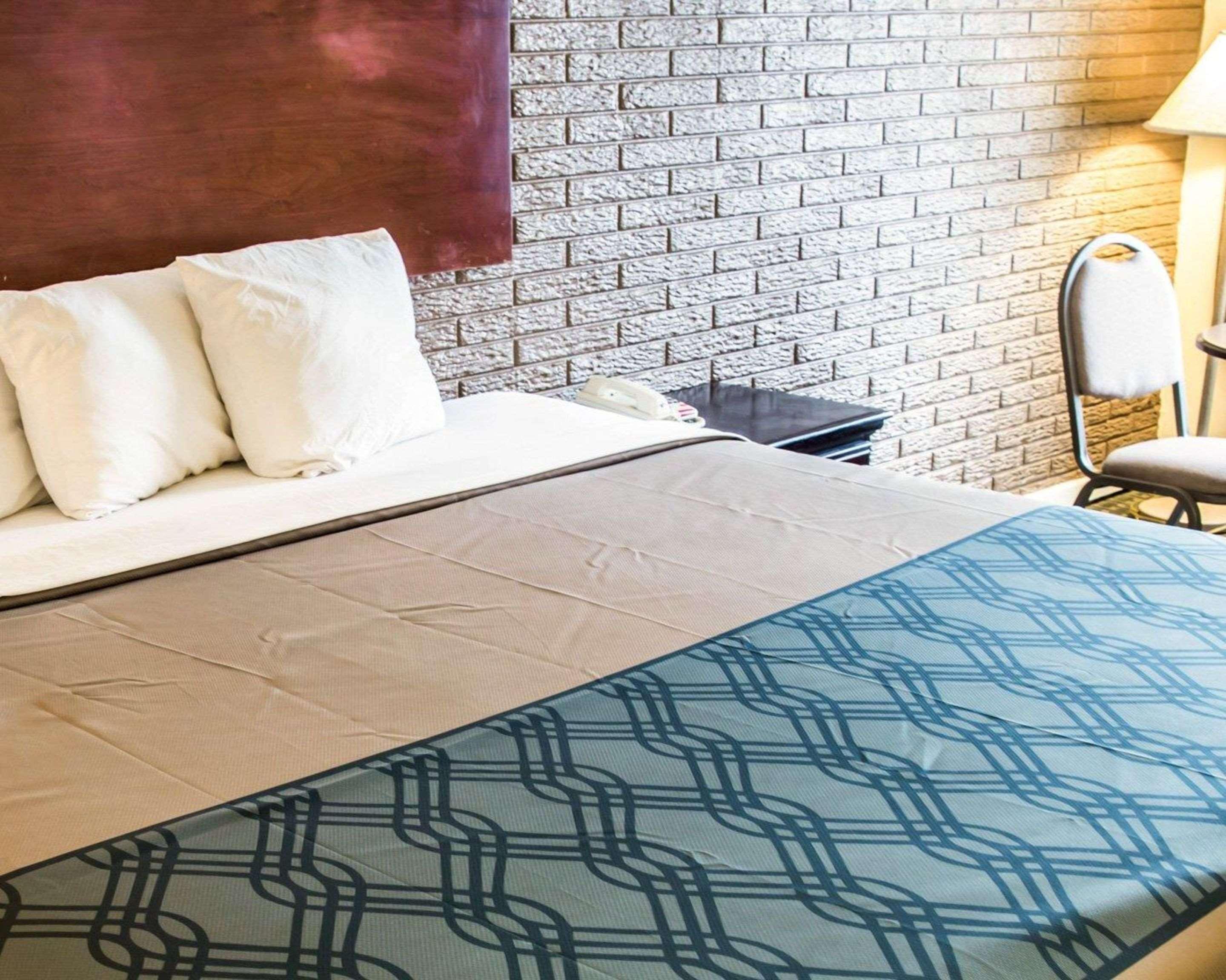 Rodeway Inn & Suites Wilmington North Zewnętrze zdjęcie
