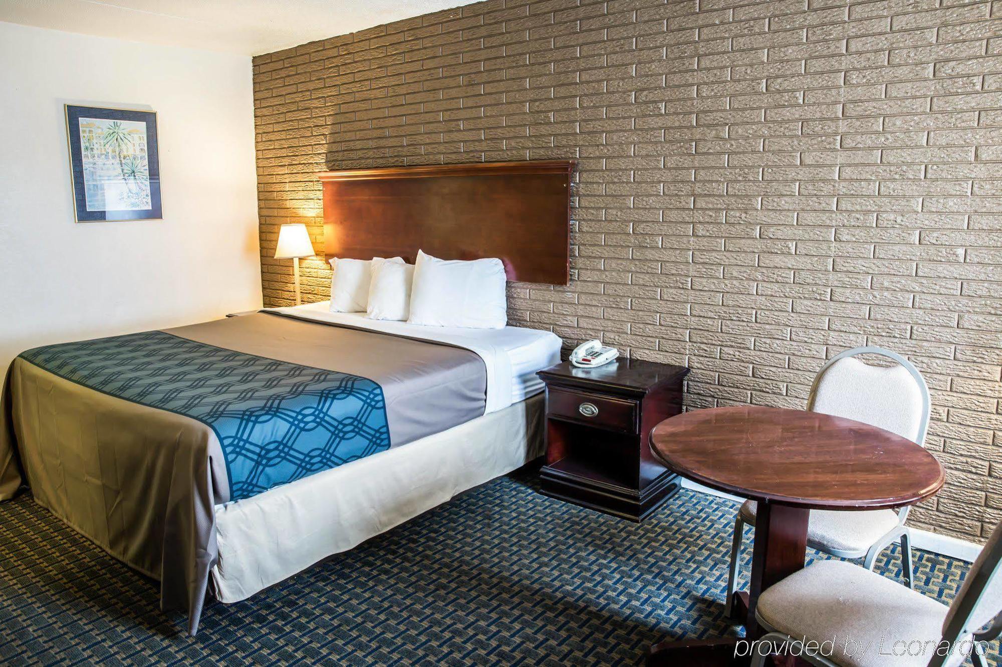 Rodeway Inn & Suites Wilmington North Zewnętrze zdjęcie